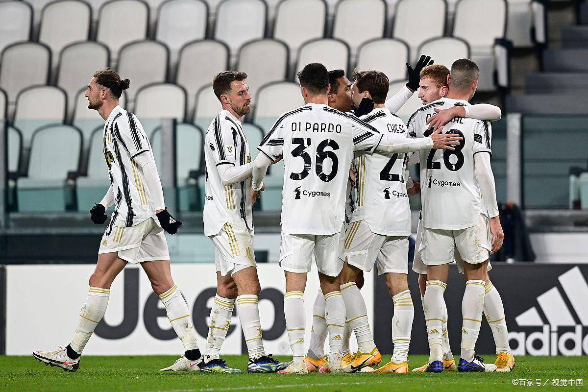 尤文图斯队员合力打败对手 尤文图斯队员合力打败对手