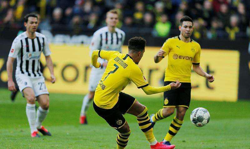 多特蒙德客场战胜劲敌,赢得关键比赛 多特蒙德客场战胜劲敌,赢得关键比赛