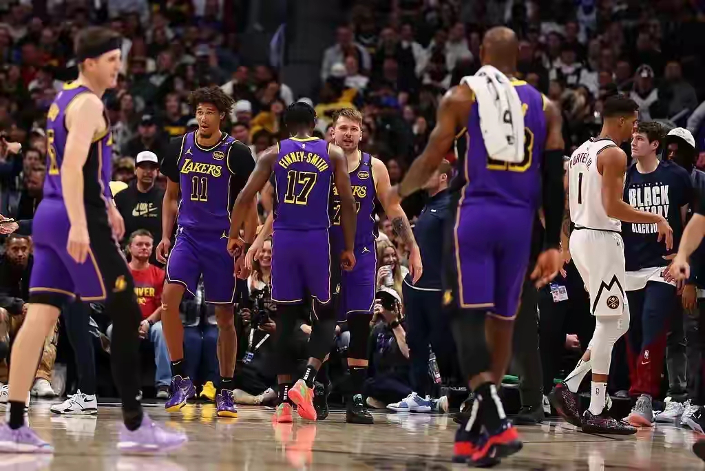 柏林联队客场不敌,输球回家 柏林联队客场不敌,输球回家