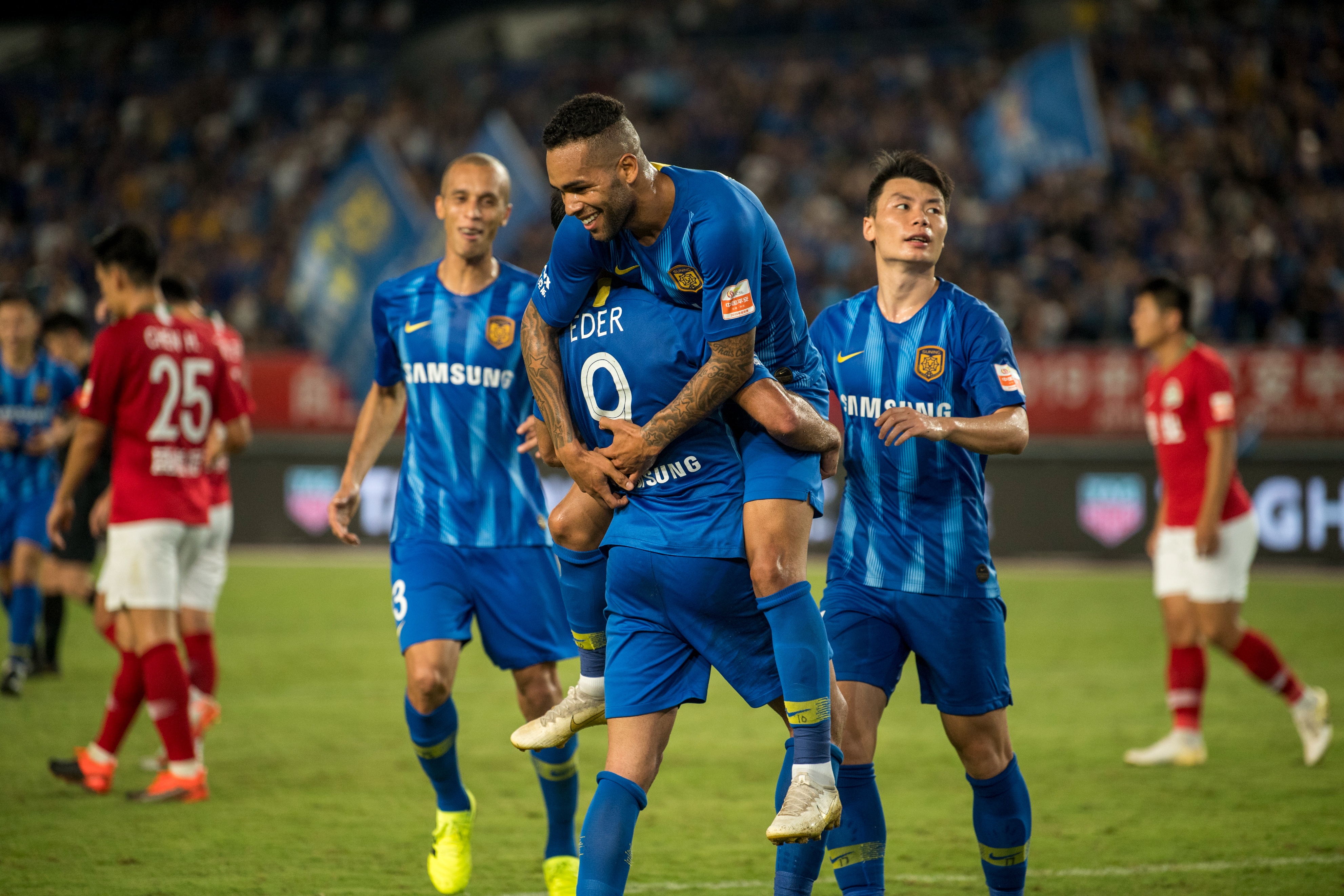 包含江苏苏宁战胜广州恒大足协杯晋级16强的词条 包含江苏苏宁战胜广州恒大足协杯晋级16强的词条