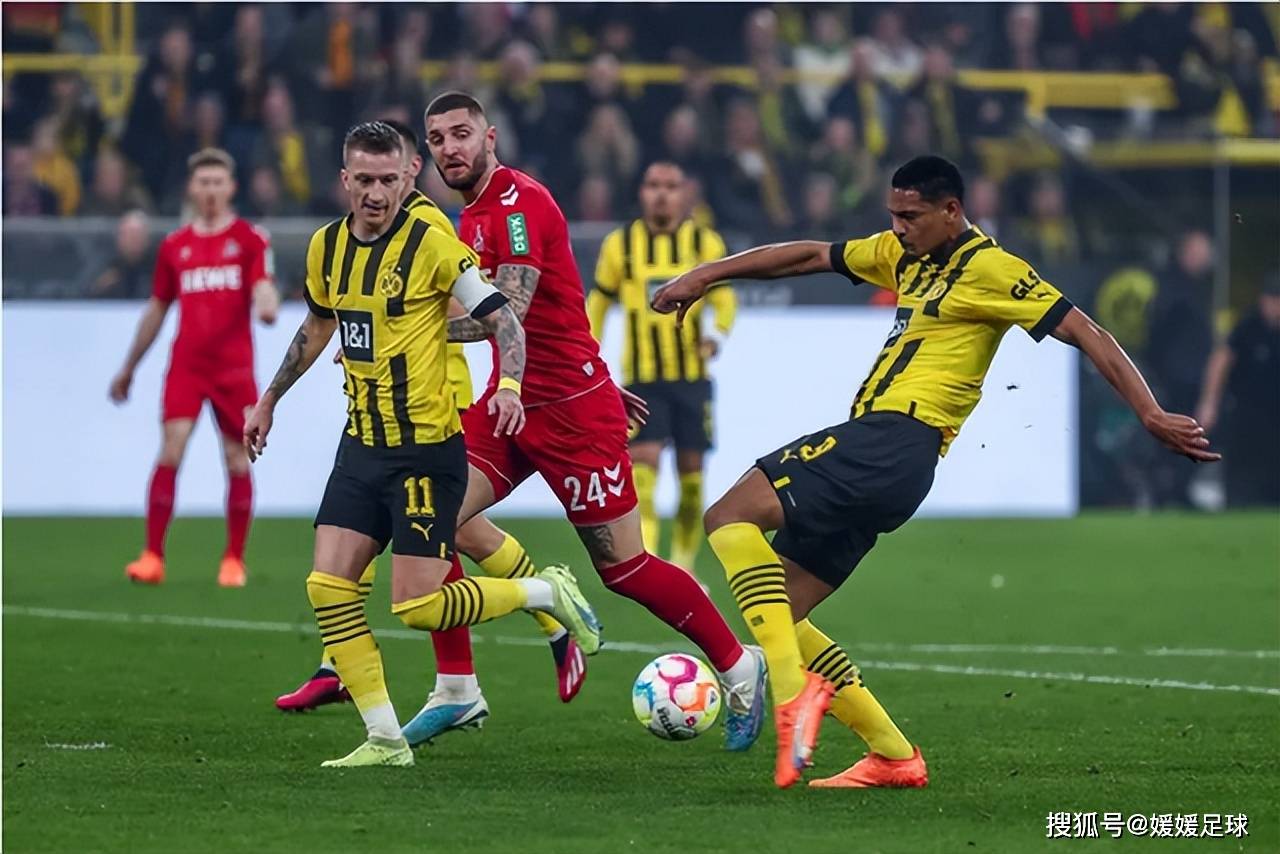 法兰克福客场激战门兴格拉德巴赫战罢双方2-2握手言和