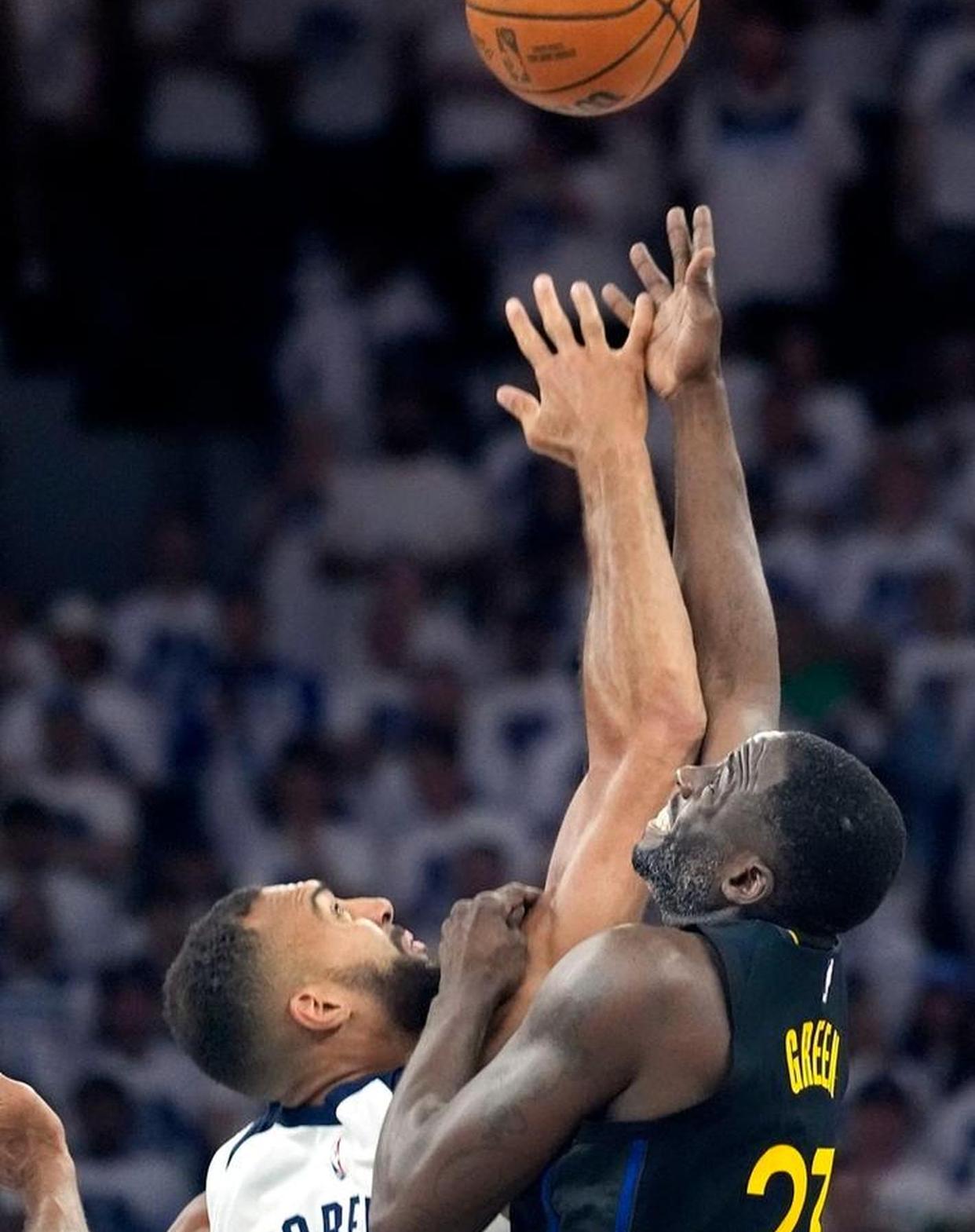 关于追分风暴!国王主场力克森林狼,霍尔巴特42分!的信息 关于追分风暴!国王主场力克森林狼,霍尔巴特42分!的信息